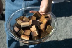 SR Wine Barrel Stave Chunks / 143 Cu.in.