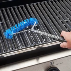 Broil King Nylonbürste, 46 Cm -Petromax Verkaufsgeschäft broil king nylonbuerste in anwendung auf grill 9966cea2ef78b596cdb549ba242048b3