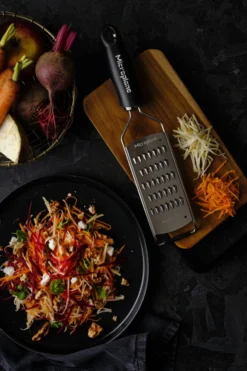 Microplane Gourmet Feine Juliennereibe -Petromax Verkaufsgeschäft mic gourmet feine juliennereibe 6c67764b1f58f1ed4dd73b038398c6c2