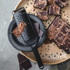 Microplane Black Sheep 2-Wege-Reibe -Petromax Verkaufsgeschäft microplane black sheep 2 wege reibe de355481d1532659adc6c406c1dee74d