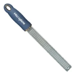 Microplane Premium Reibe / Zester, Denim Blau -Petromax Verkaufsgeschäft microplane premium reibe zester denim blau d95f00301ee9479dca78ff2207f3d3d7