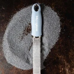 Microplane Premium Reibe / Zester, Küstenblau -Petromax Verkaufsgeschäft microplane premium reibe zester kuestenblau c4ecd7d6cf15bb184a1aee0ed7c3ad20