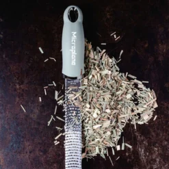 Microplane Premium Reibe / Zester, Salbei Grün -Petromax Verkaufsgeschäft microplane premium reibe zester salbei gruen a25d9f98ba7f38856f3659dde423fc7c