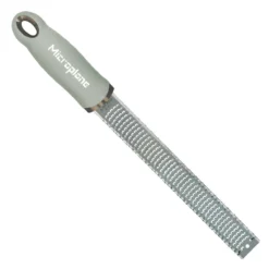 Microplane Premium Reibe / Zester, Salbei Grün -Petromax Verkaufsgeschäft microplane premium reibe zester salbei gruen a69b6854089b3f9d63f27980c4e212e2
