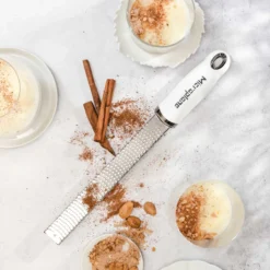 Microplane Premium Reibe / Zester, Weiß 9 Microplane Premium Reibe / Zester, Weiß -Petromax Verkaufsgeschäft microplane premium reibe zester wei ddc2030e3988defbbc0dc82d162c9f44